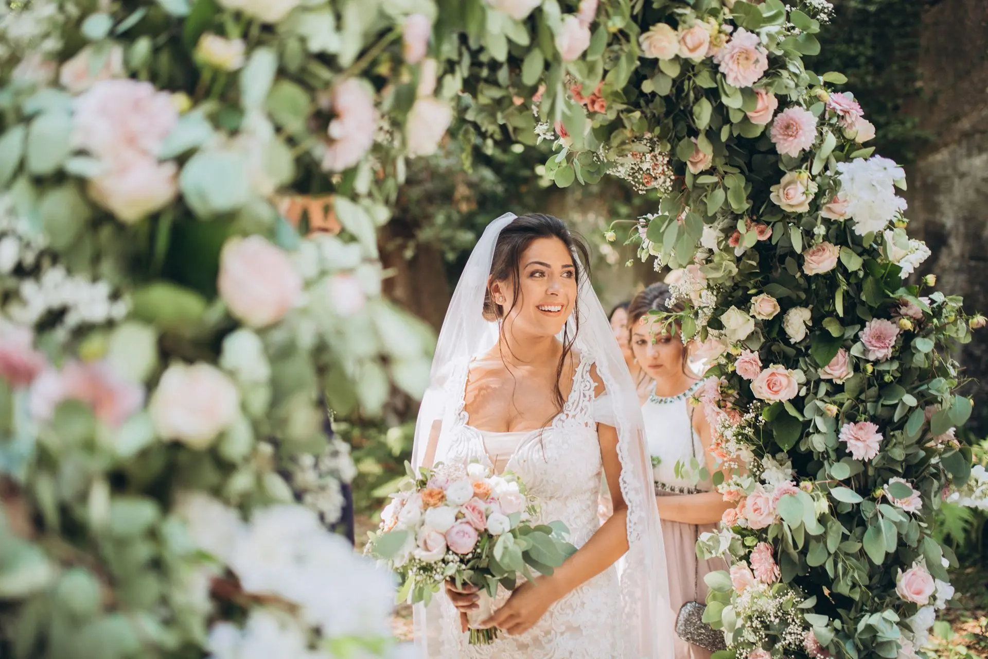 sposa addobbo floreale